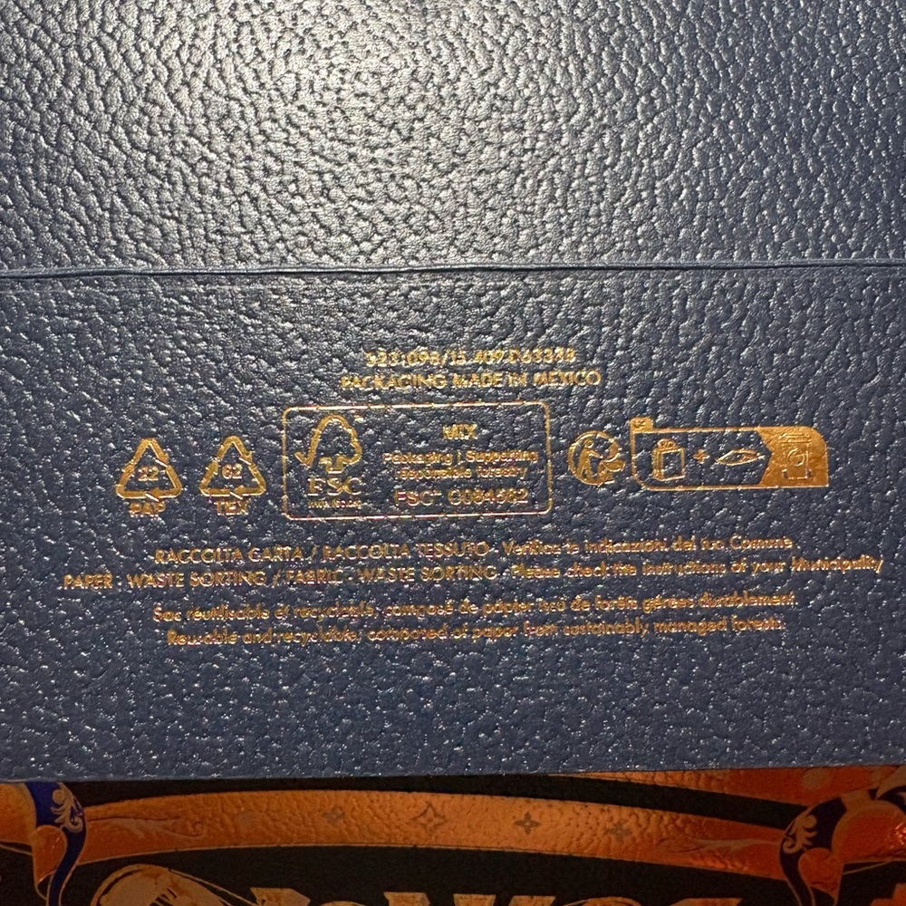 Louis Vuitton limited edition gift bag - Picture 7 of 7
